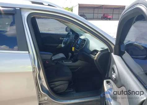 2017 Jeep Cherokee Latitude 4X4 from USA, damaged, VIN 1C4PJMCB7HW656852